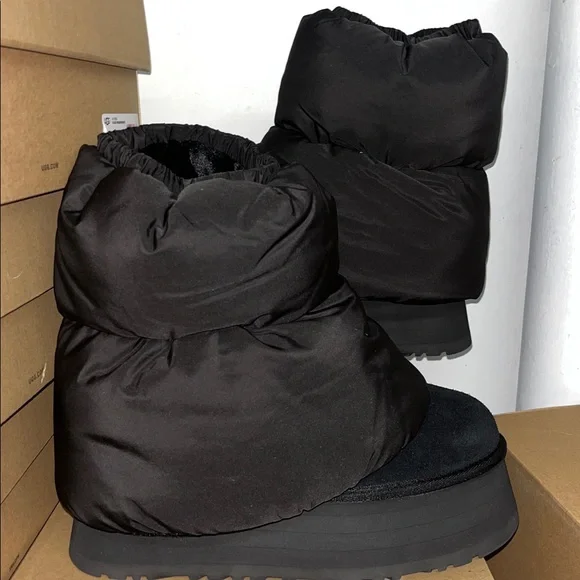 UGG CLASSIC MINI DIPPER PUFFER - Picture 1 of 5